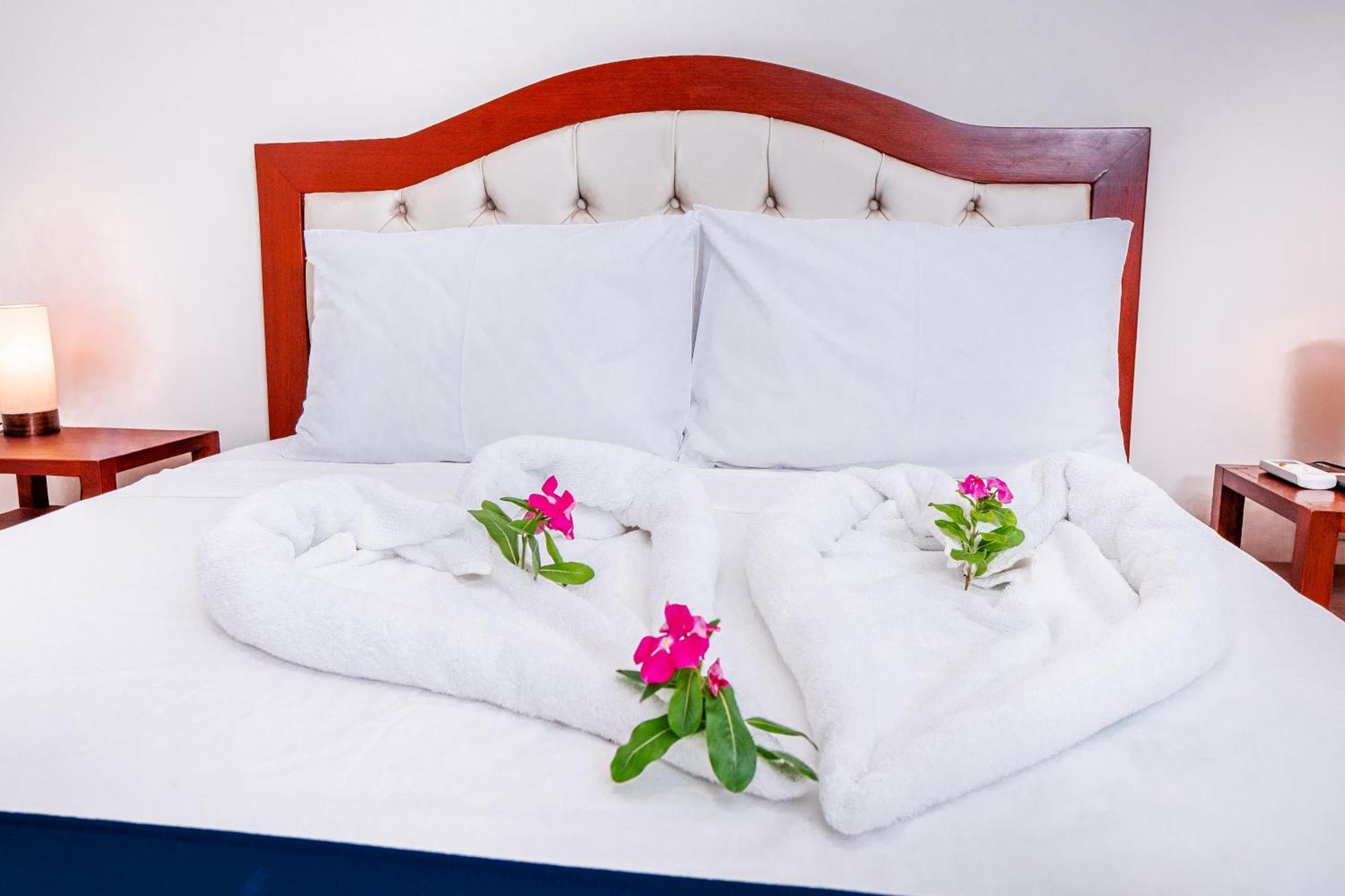 Laguna Azul Hotel & Suites Sauce エクステリア 写真
